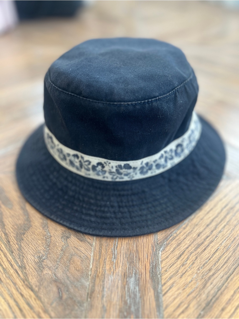 Vintage 2001 Navy Hawaiian Bucket Hat